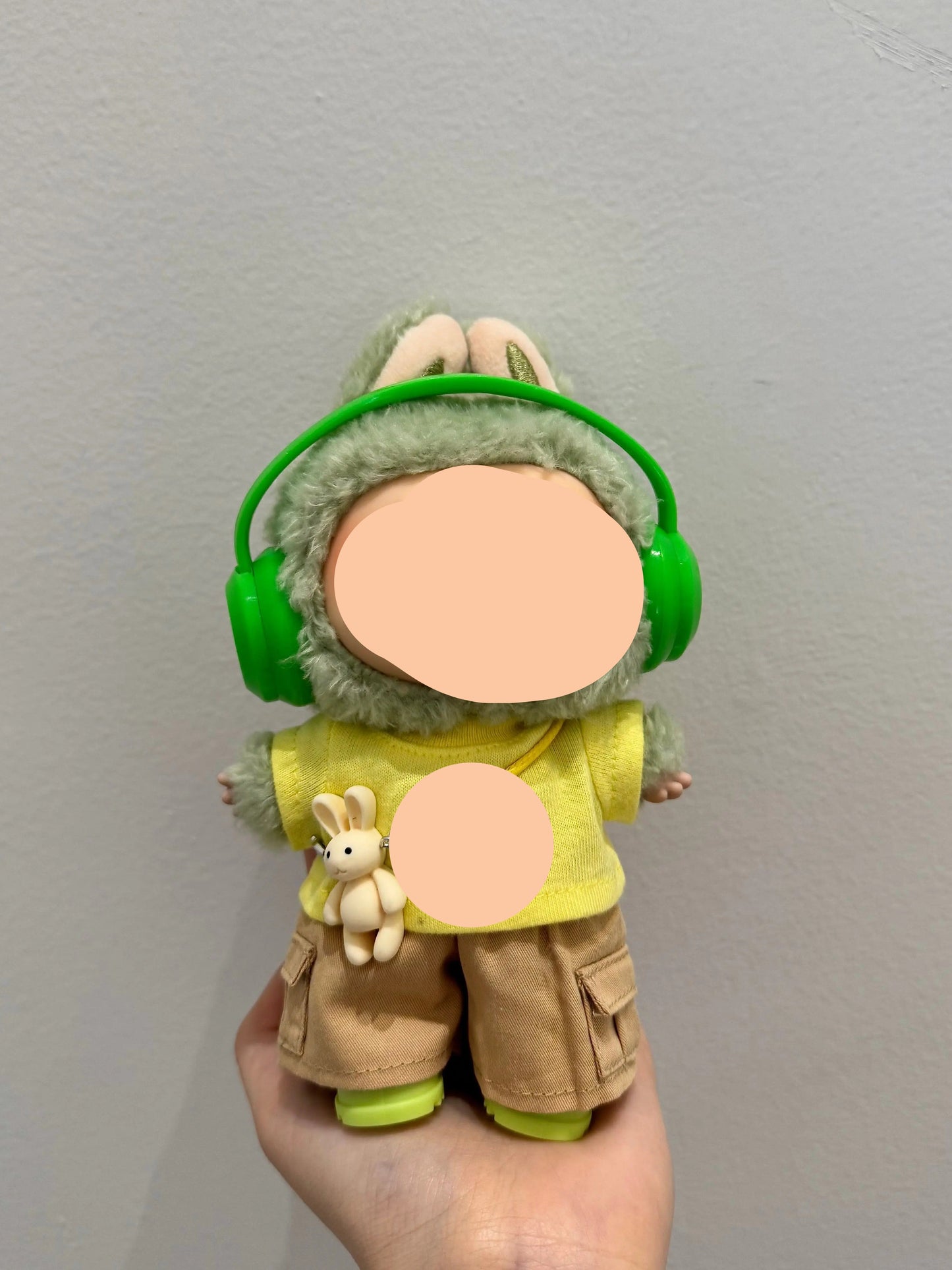 Clothes Labubo Green headphones + yellow T-shirt + khaki overalls Keychain Labubo Clothing Macaron Clothes for Labubo