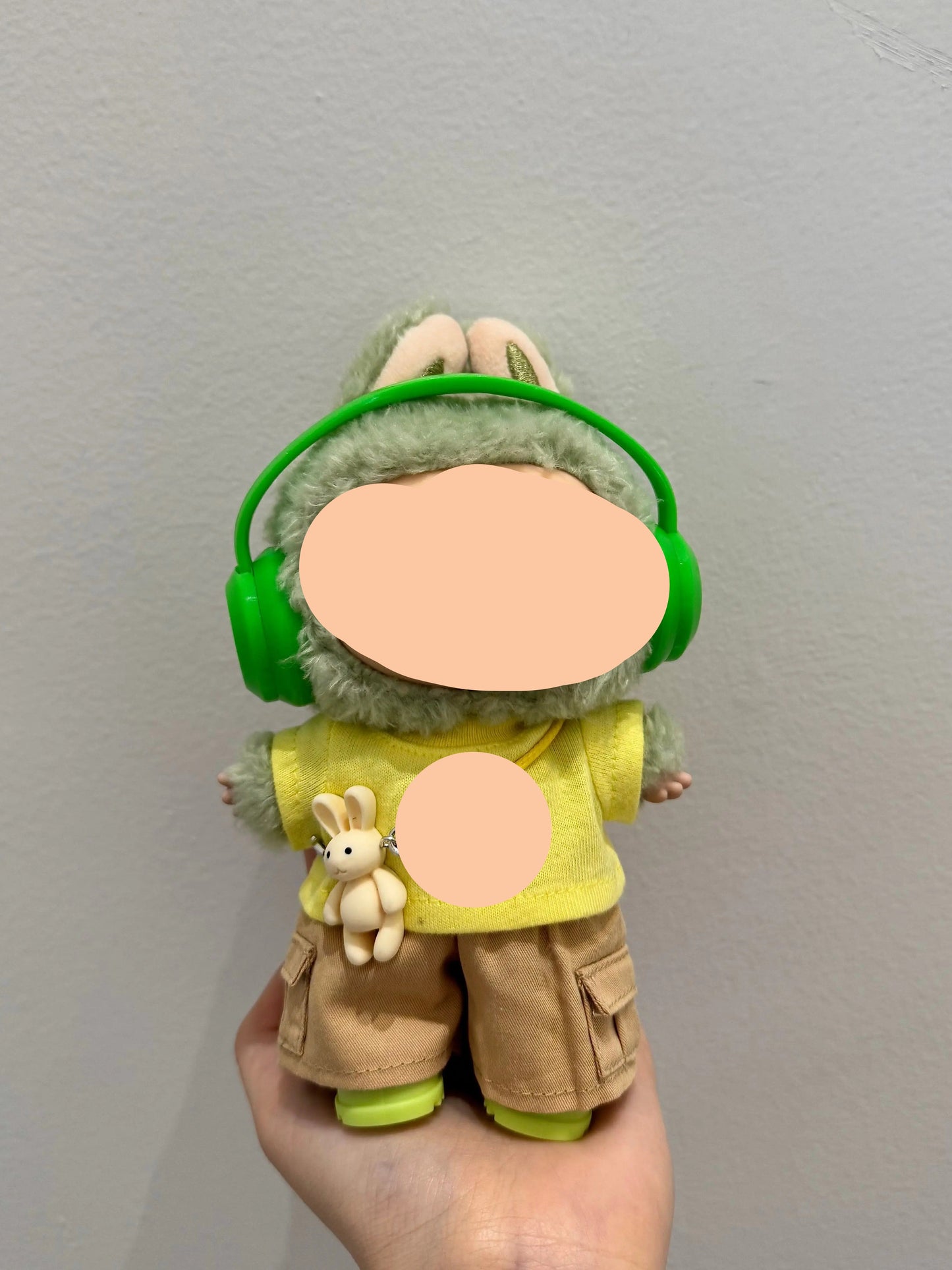 Clothes Labubo Green headphones + yellow T-shirt + khaki overalls Keychain Labubo Clothing Macaron Clothes for Labubo
