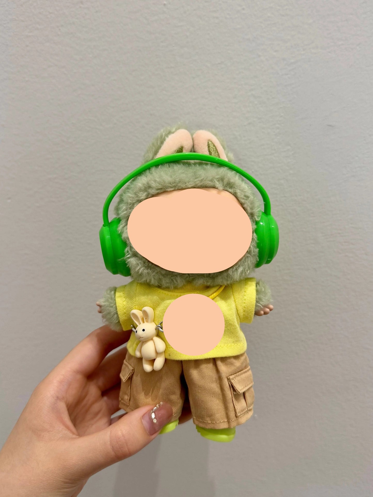 Clothes Labubo Green headphones + yellow T-shirt + khaki overalls Keychain Labubo Clothing Macaron Clothes for Labubo