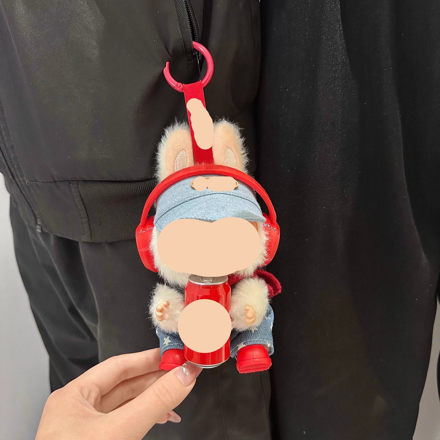 Cola Overalls Keychain Labubo Clothes Red headphones + Xiaochun overalls + red boots Have a Seat Labubo Doll Clothes