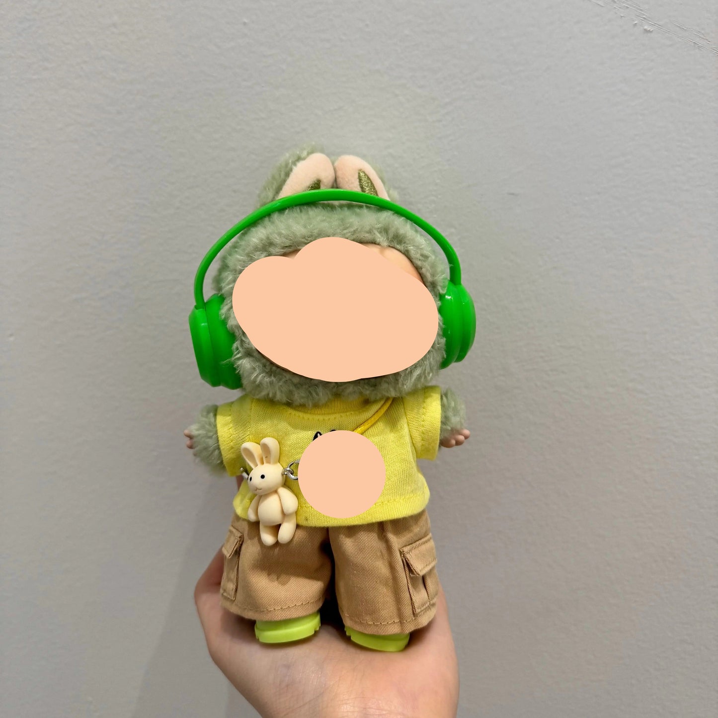Clothes Labubo Green headphones + yellow T-shirt + khaki overalls Keychain Labubo Clothing Macaron Clothes for Labubo