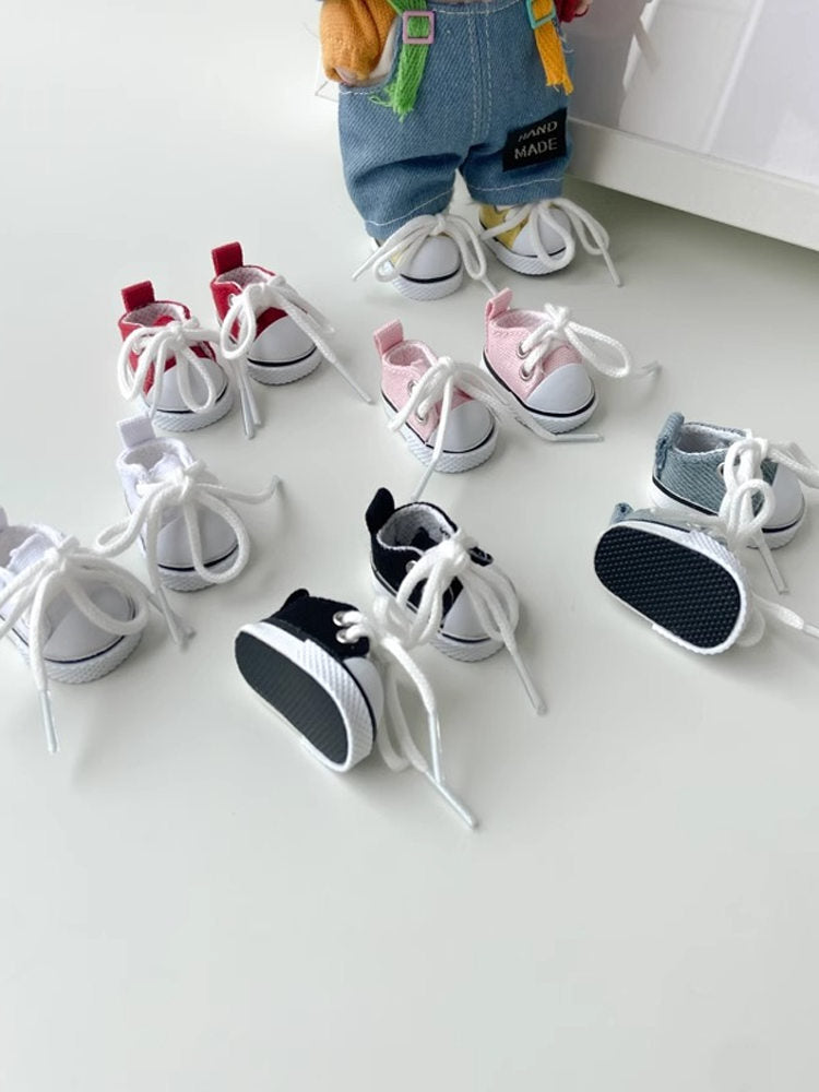 Winter Labubo Outfits White top + Jeans Accessories Style Labubo Outfit Keychain Labubo Clothing