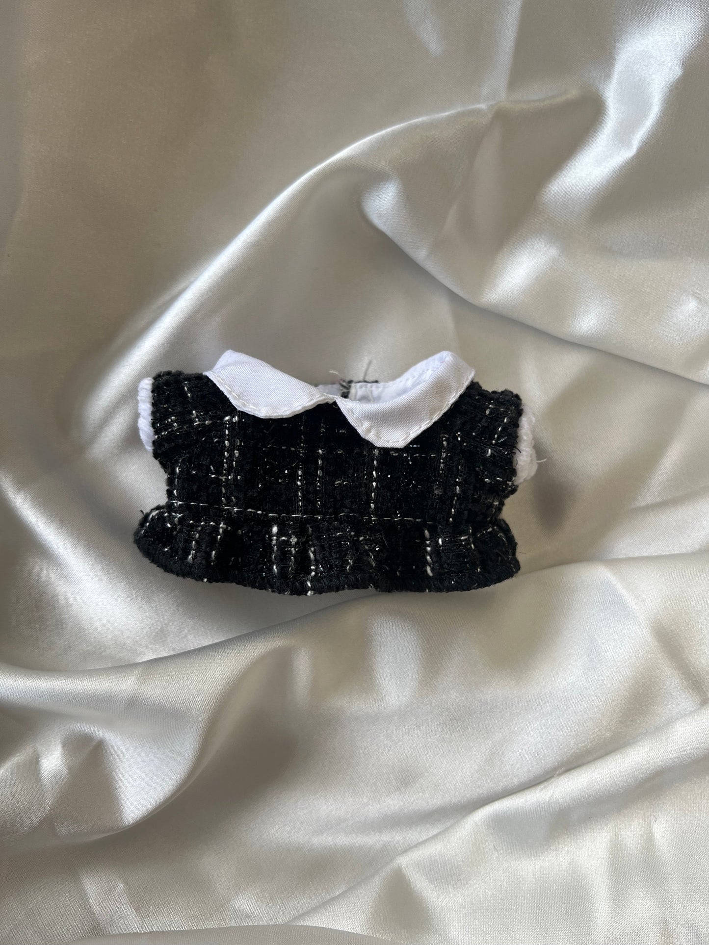 Labubu Tweed Elegance Set - Black Pearl Bow & Gold Brooch Detail (17cm)