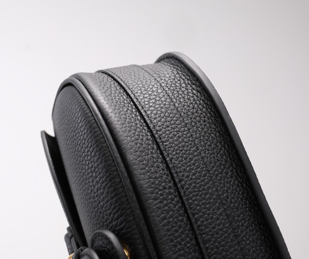 luxury Medium Bobby Bag Black M9319 size 22x6x17 cm
