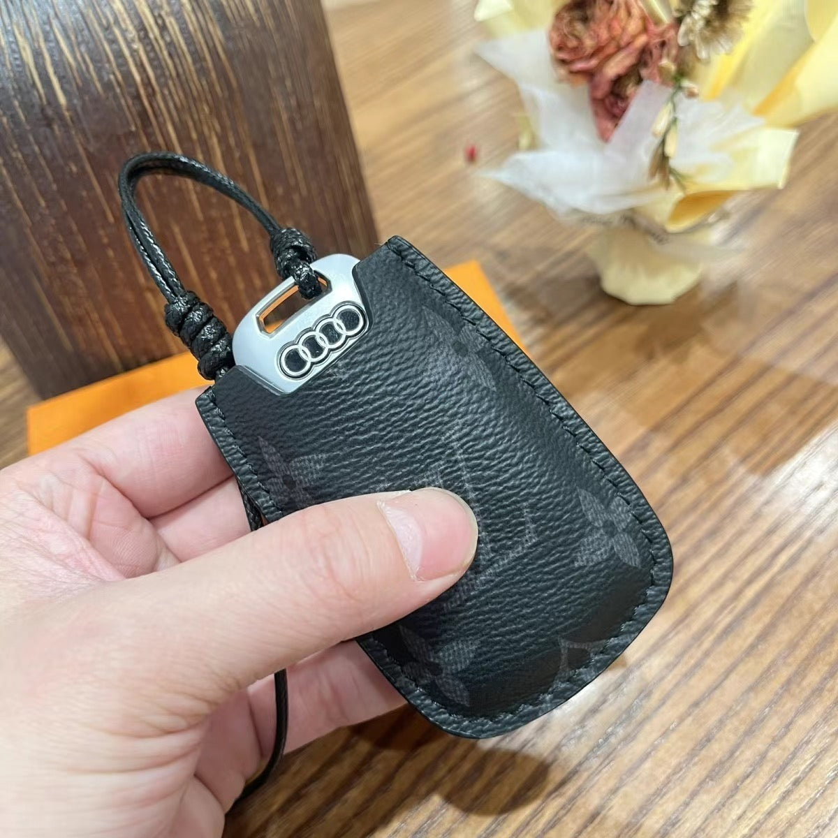 Luxuriöse Smart-Key-Hülle aus Leder – Entwickelt für Audi, BMW, Benz und VW 🚗✨
