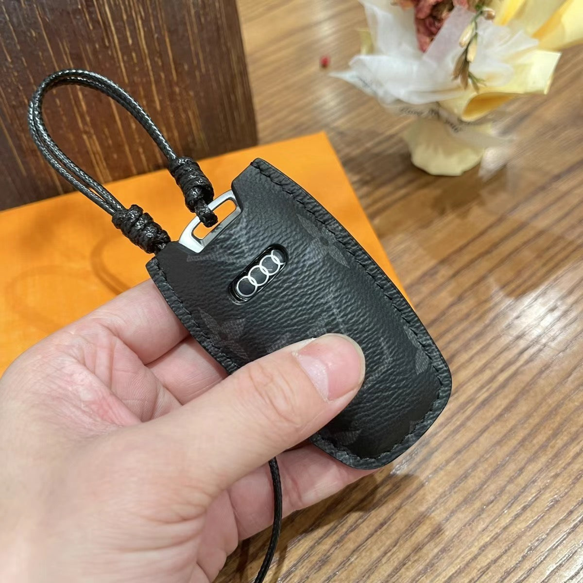 Luxuriöse Smart-Key-Hülle aus Leder – Entwickelt für Audi, BMW, Benz und VW 🚗✨