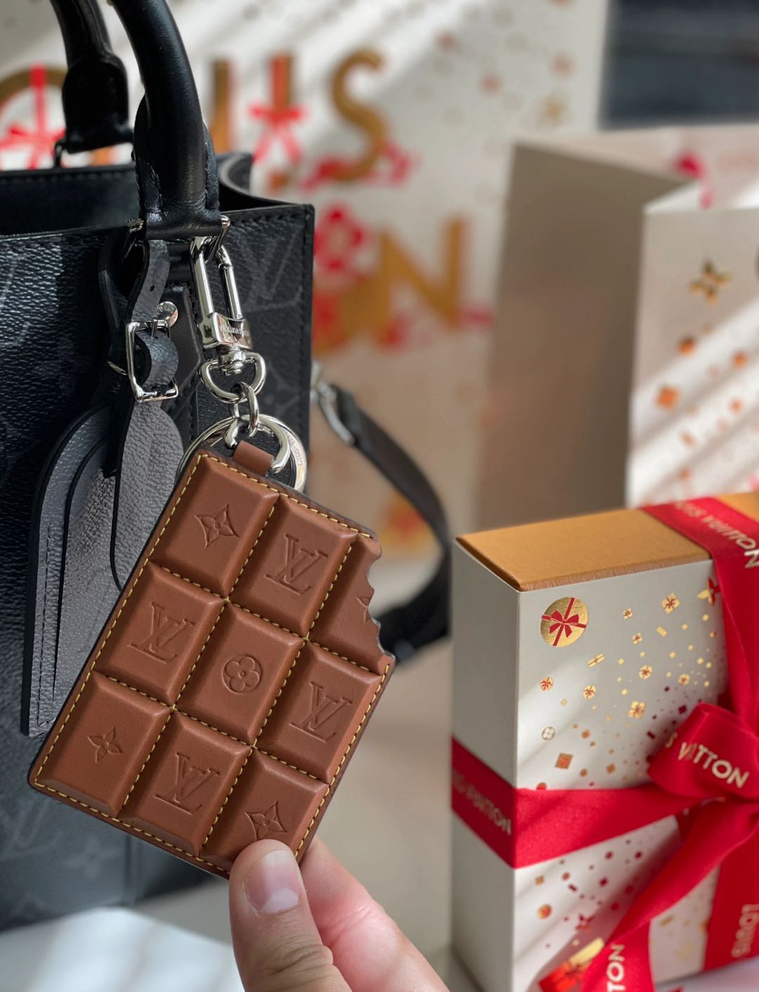 đ« L&V Chocolate - Style Leather Keychain & Bag Charm đ«