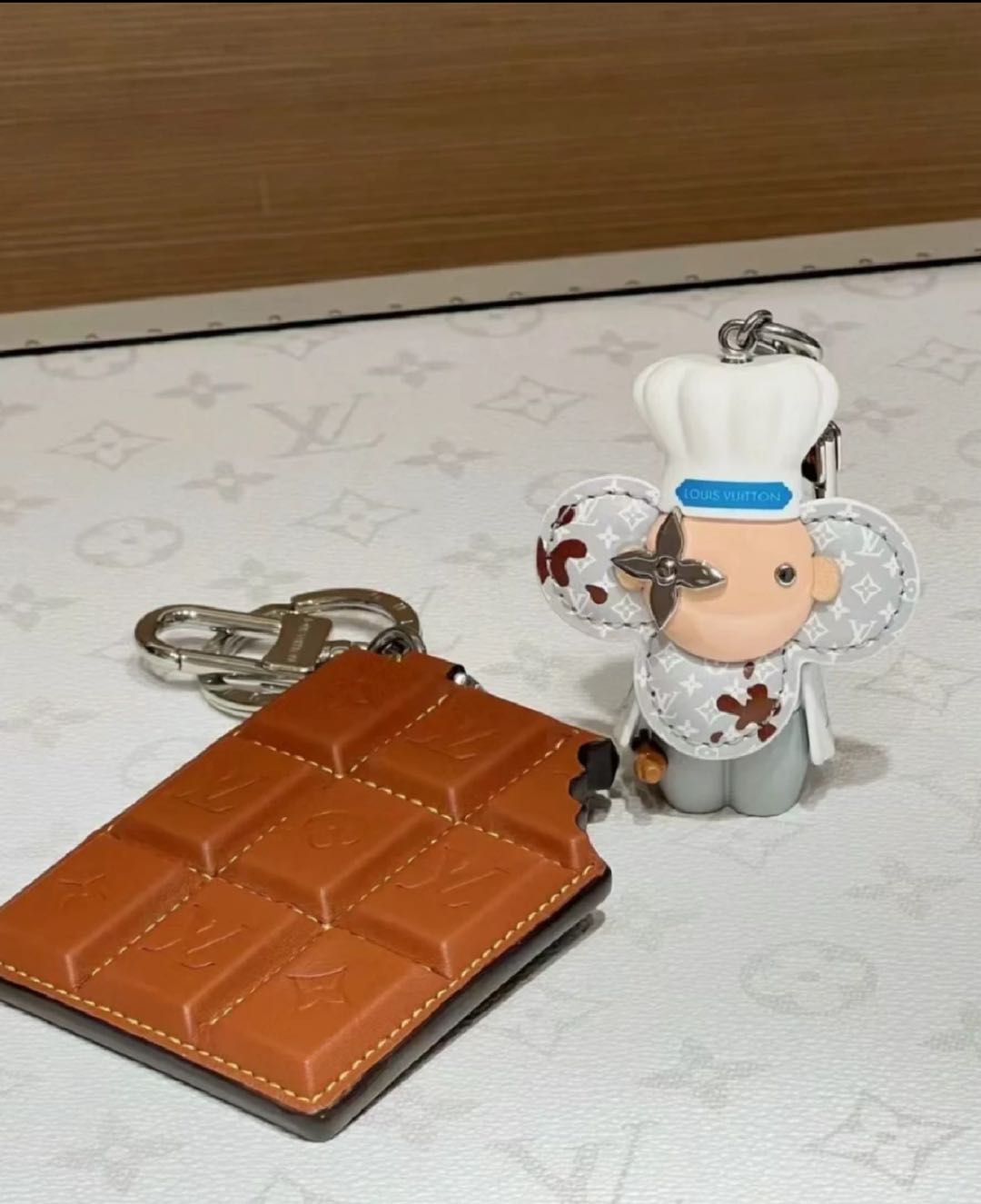 đ« L&V Chocolate - Style Leather Keychain & Bag Charm đ«