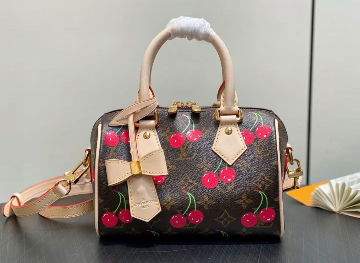 🌟 Portachiavi L$V Cherry: carino e lussuoso, tutto in uno 🍒✨