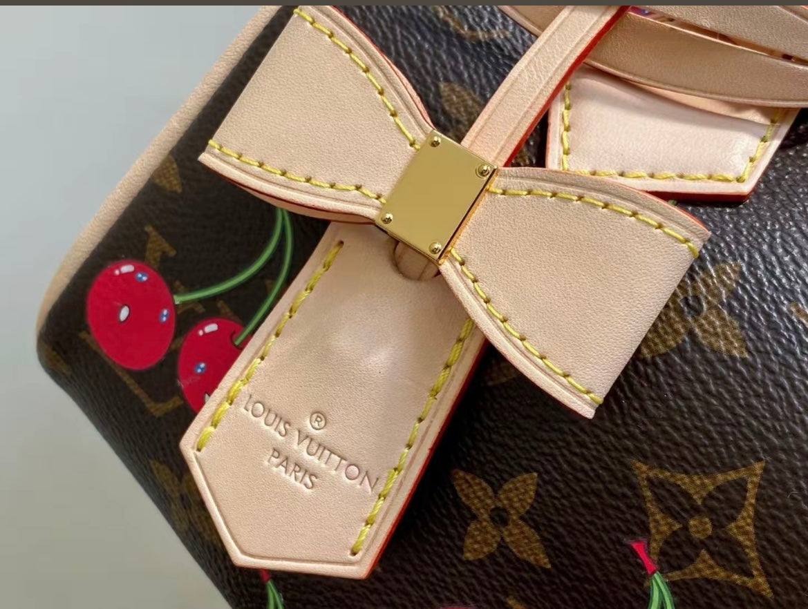 🌟 Portachiavi L$V Cherry: carino e lussuoso, tutto in uno 🍒✨