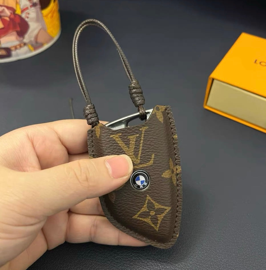 Luxuriöse Smart-Key-Hülle aus Leder – Entwickelt für Audi, BMW, Benz und VW 🚗✨