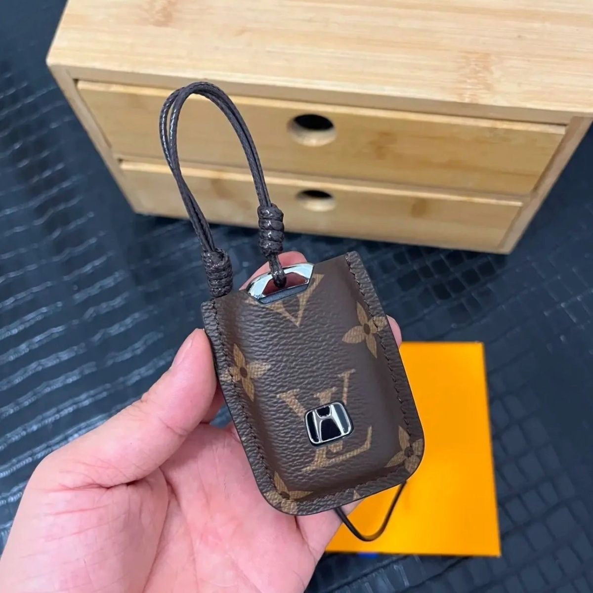Luxuriöse Smart-Key-Hülle aus Leder – Entwickelt für Audi, BMW, Benz und VW 🚗✨