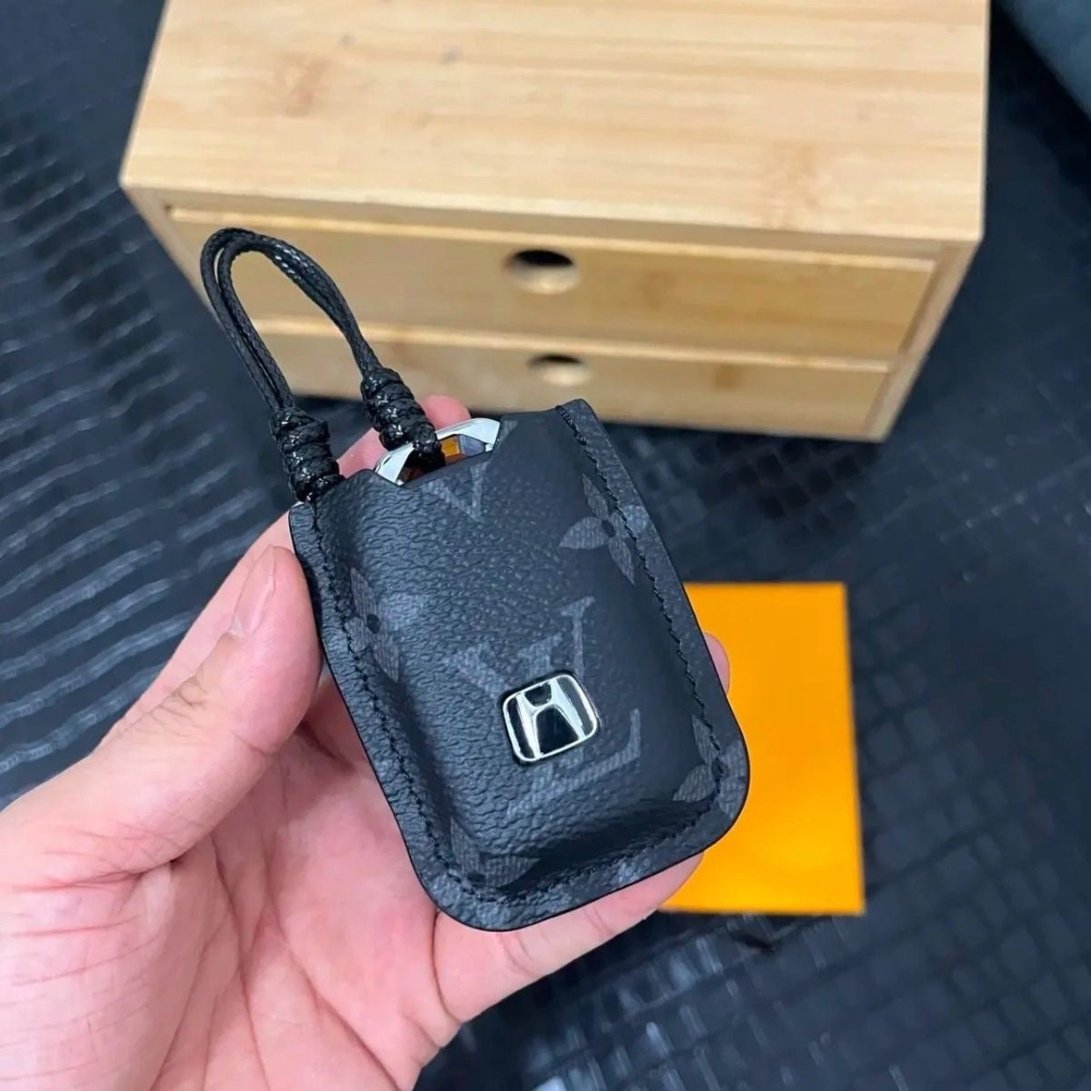 Luxuriöse Smart-Key-Hülle aus Leder – Entwickelt für Audi, BMW, Benz und VW 🚗✨