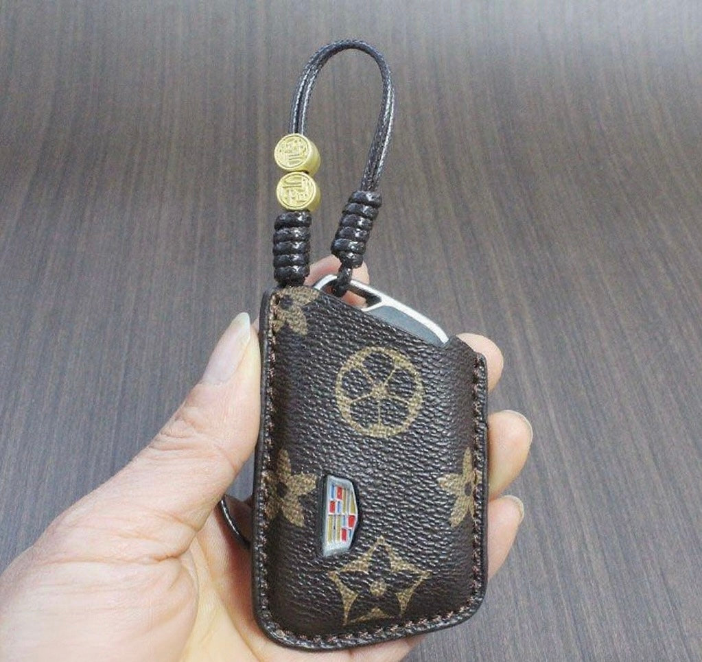 Luxuriöse Smart-Key-Hülle aus Leder – Entwickelt für Audi, BMW, Benz und VW 🚗✨