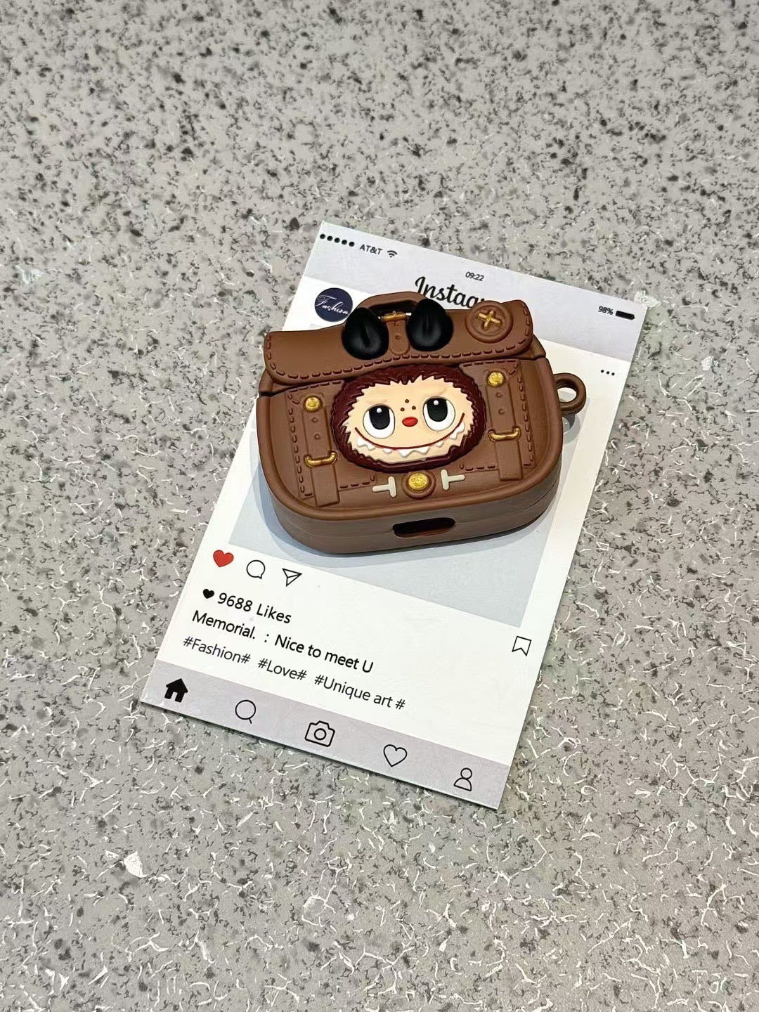 Αξιολάτρευτο & προστατευτικό περίπτερο AirPods Labubu