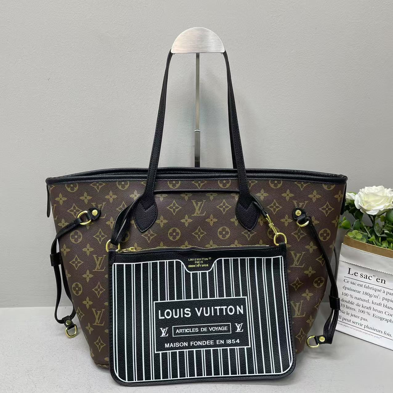 Elegant Large-Capacity Tote Bag