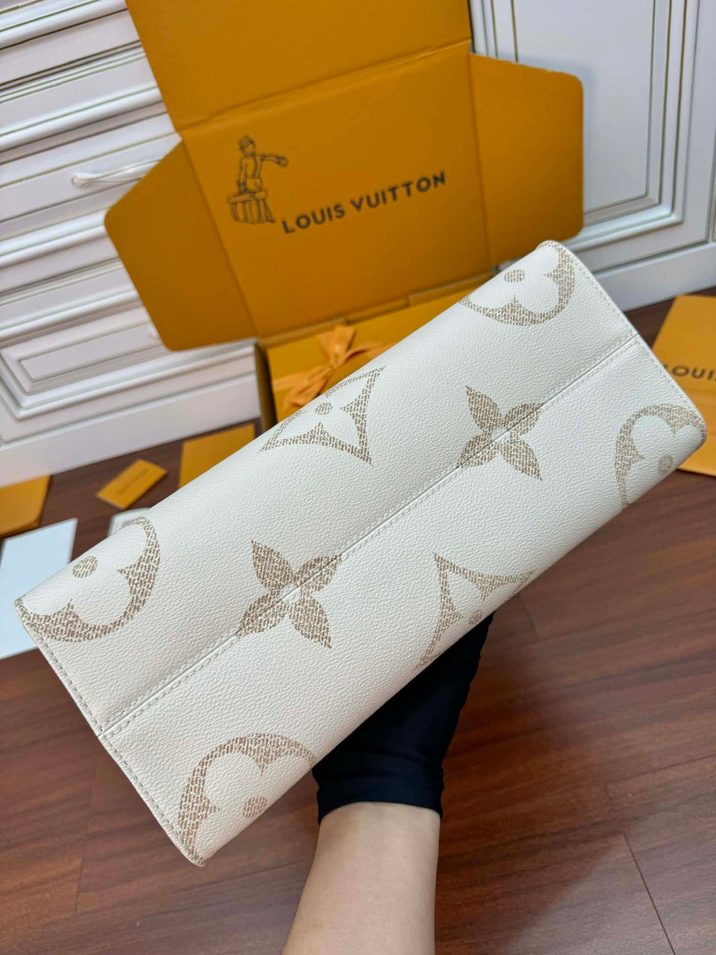 Luxury Onthego MM Tote Bag Monogram Dune Cruise 35 x 27 x 14 cm