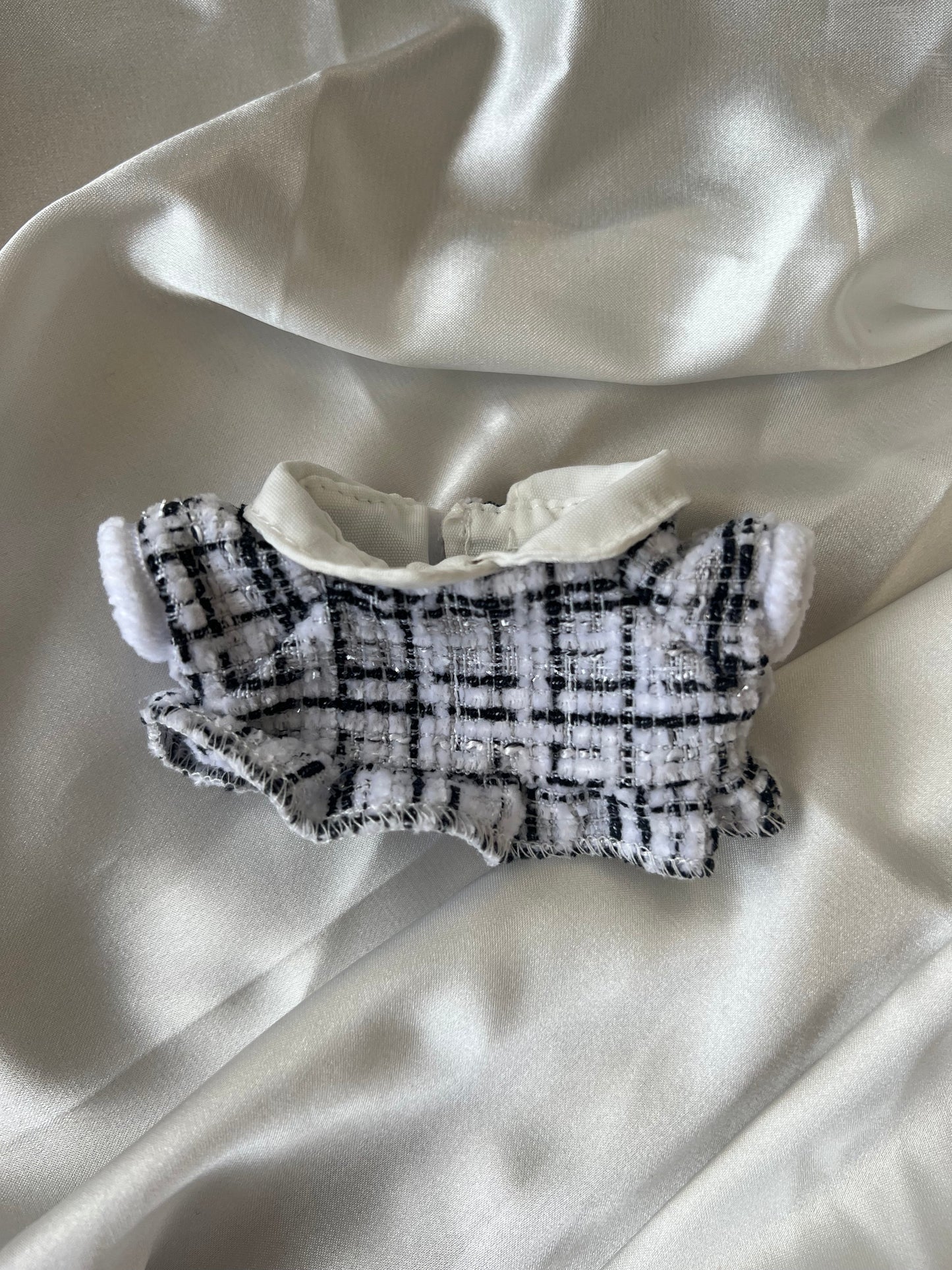 Labubu Designer Tweed Outfit Set - Elegant Black & White with Bow & Brooch (17cm)