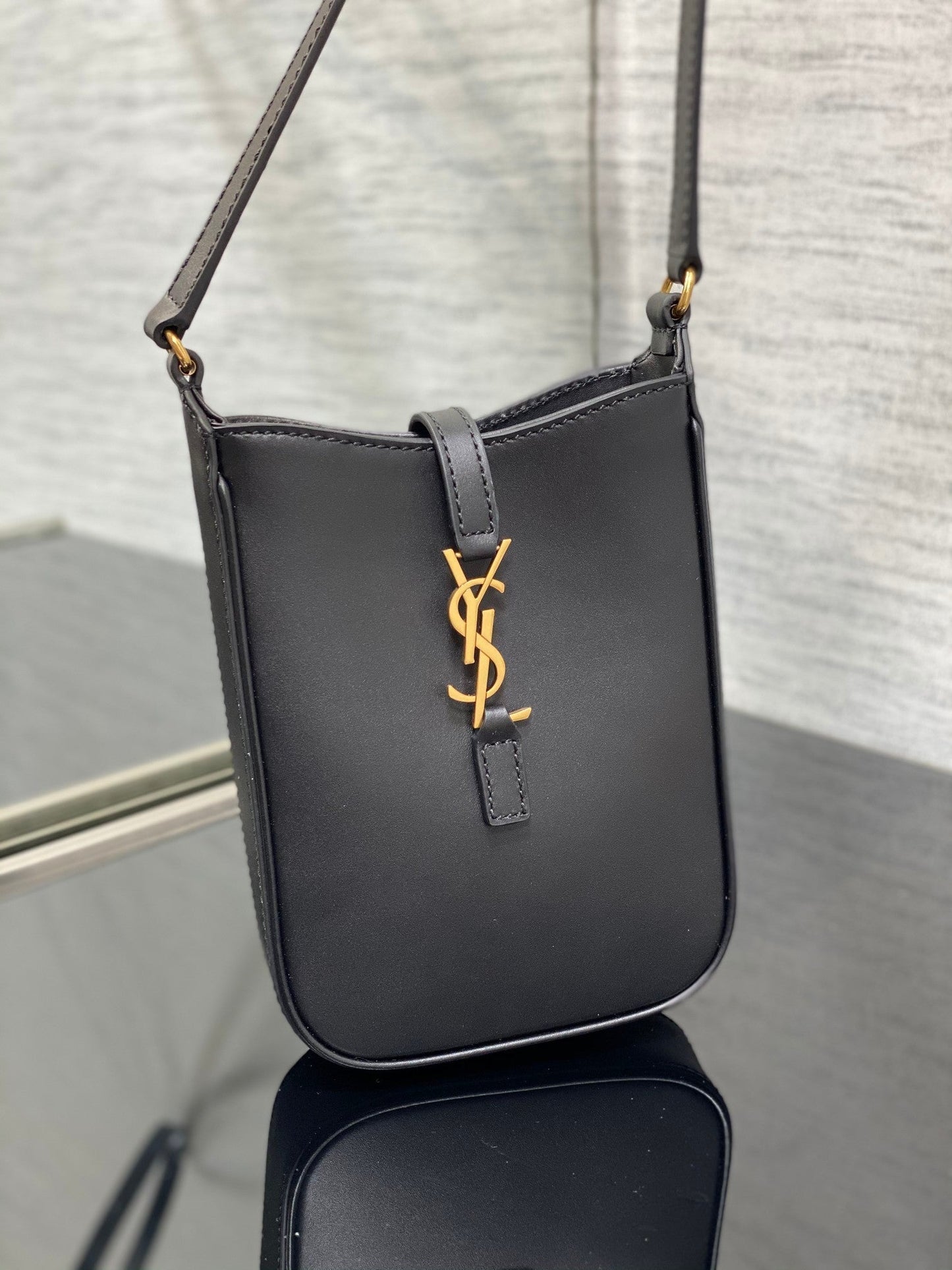 luxury Le 5 A 7 Mini Black Bag - 13x20x4cm
