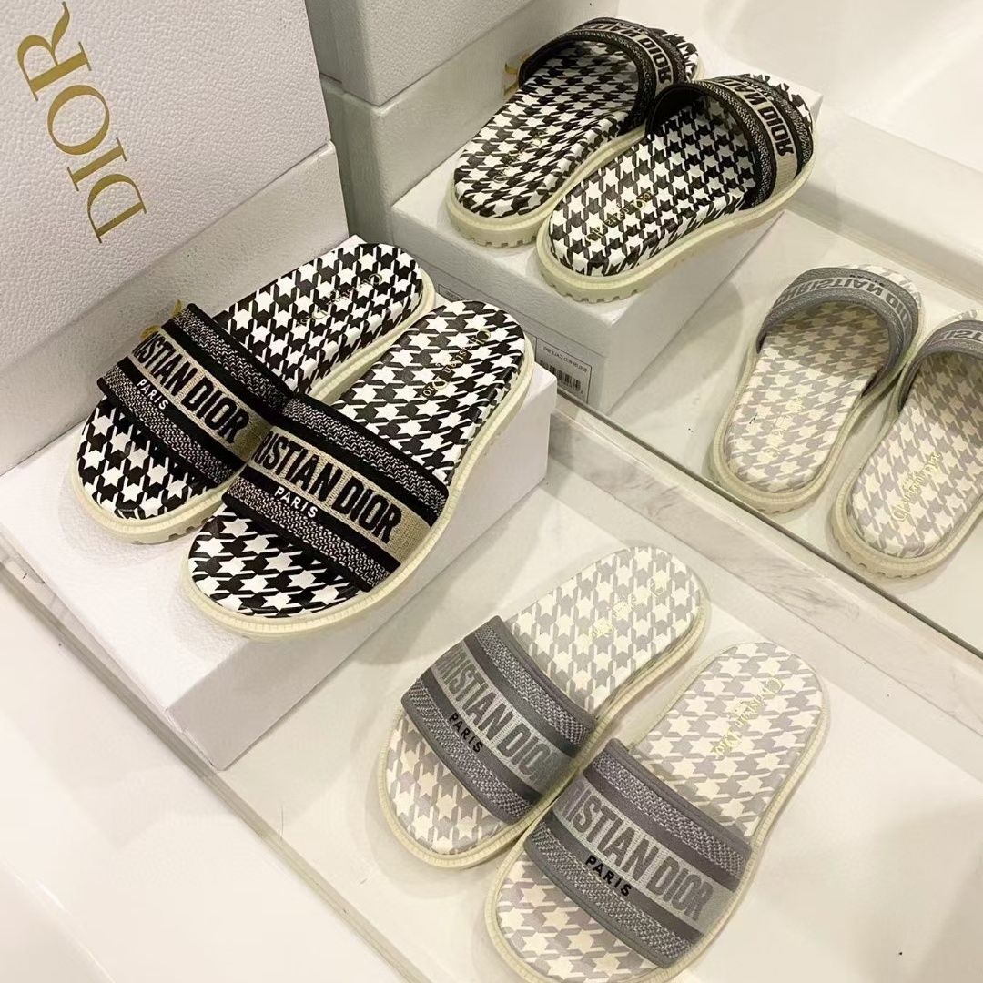 Houndstooth kohokuvioidut Slipper sandaalit