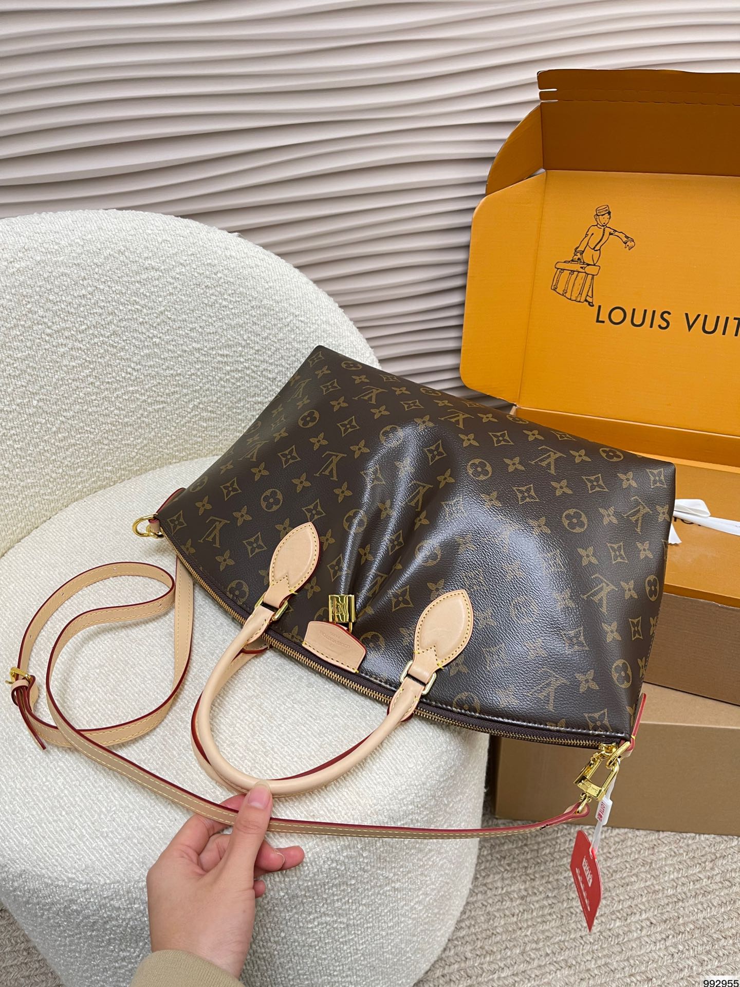 Luxury 21st Century Monogram Boetie PM satchel 32 x 13 x 29 cm