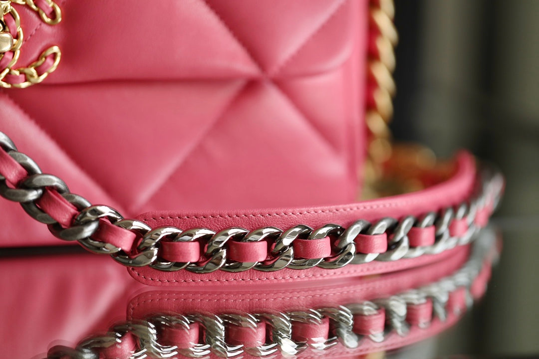 luxury 19 Flap Bag Medium Pink - 30cm