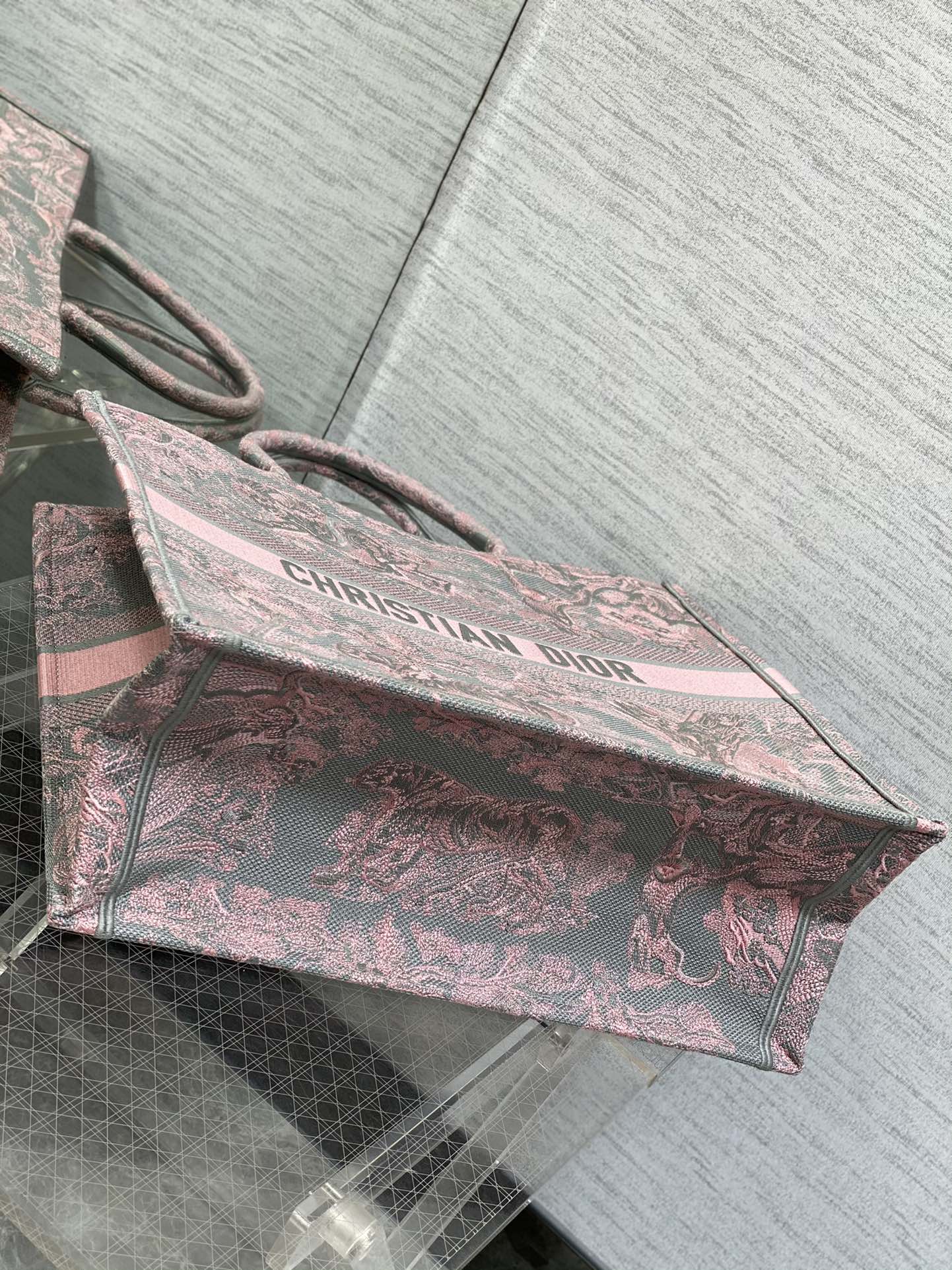 luxury Book Tote Large Gray and Pink Toile de Jouy Reverse Beverly Hills Embroidery - 42 x 35 x 18.5 cm