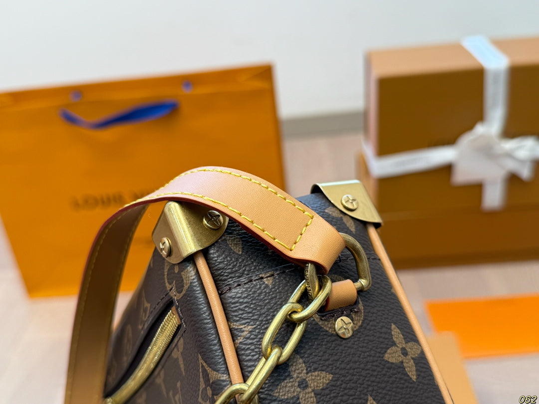 Luxury Soft Trunk Box Bag Satchel 18x12cm