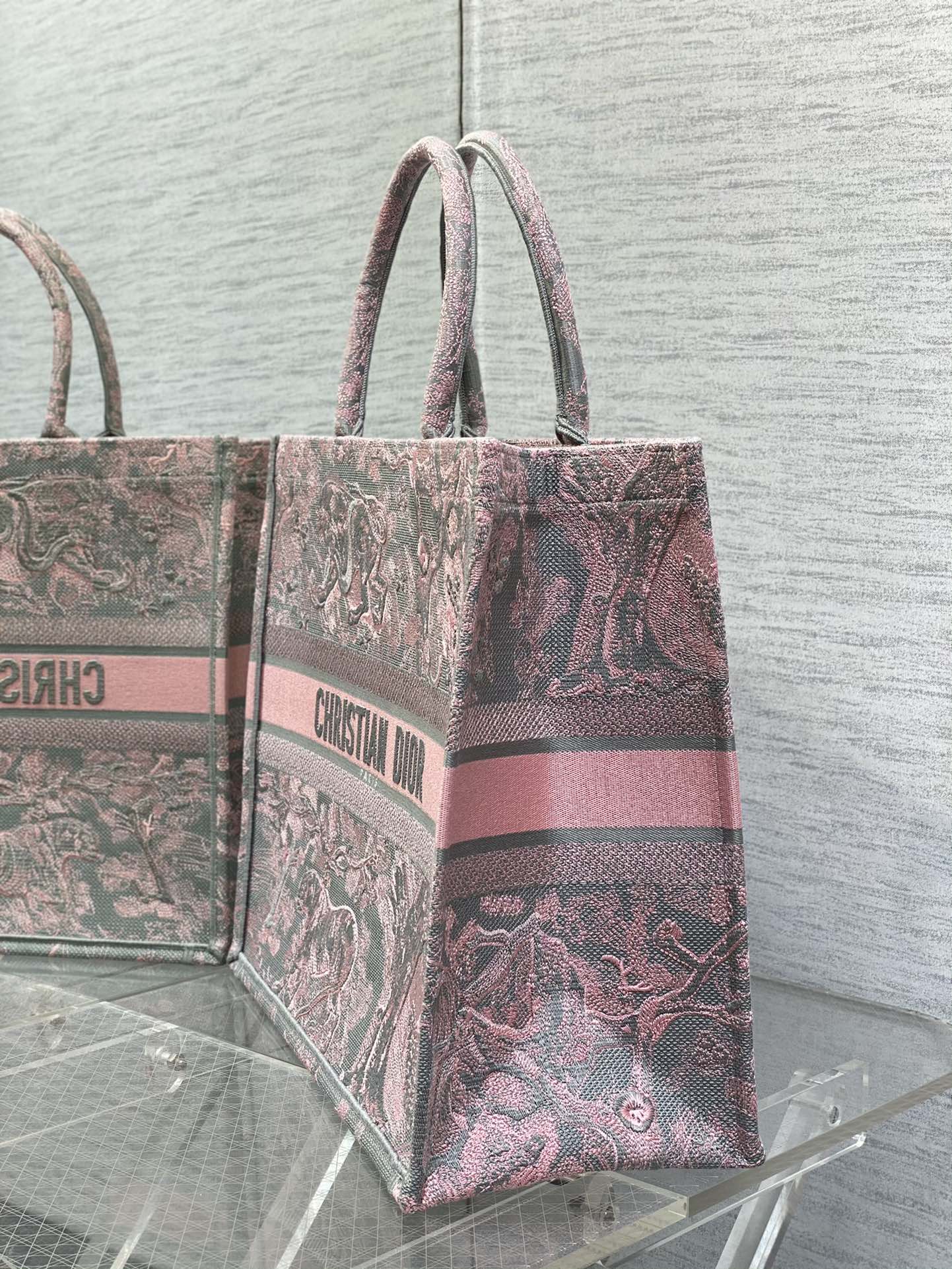 luxury Book Tote Large Gray and Pink Toile de Jouy Reverse Beverly Hills Embroidery - 42 x 35 x 18.5 cm