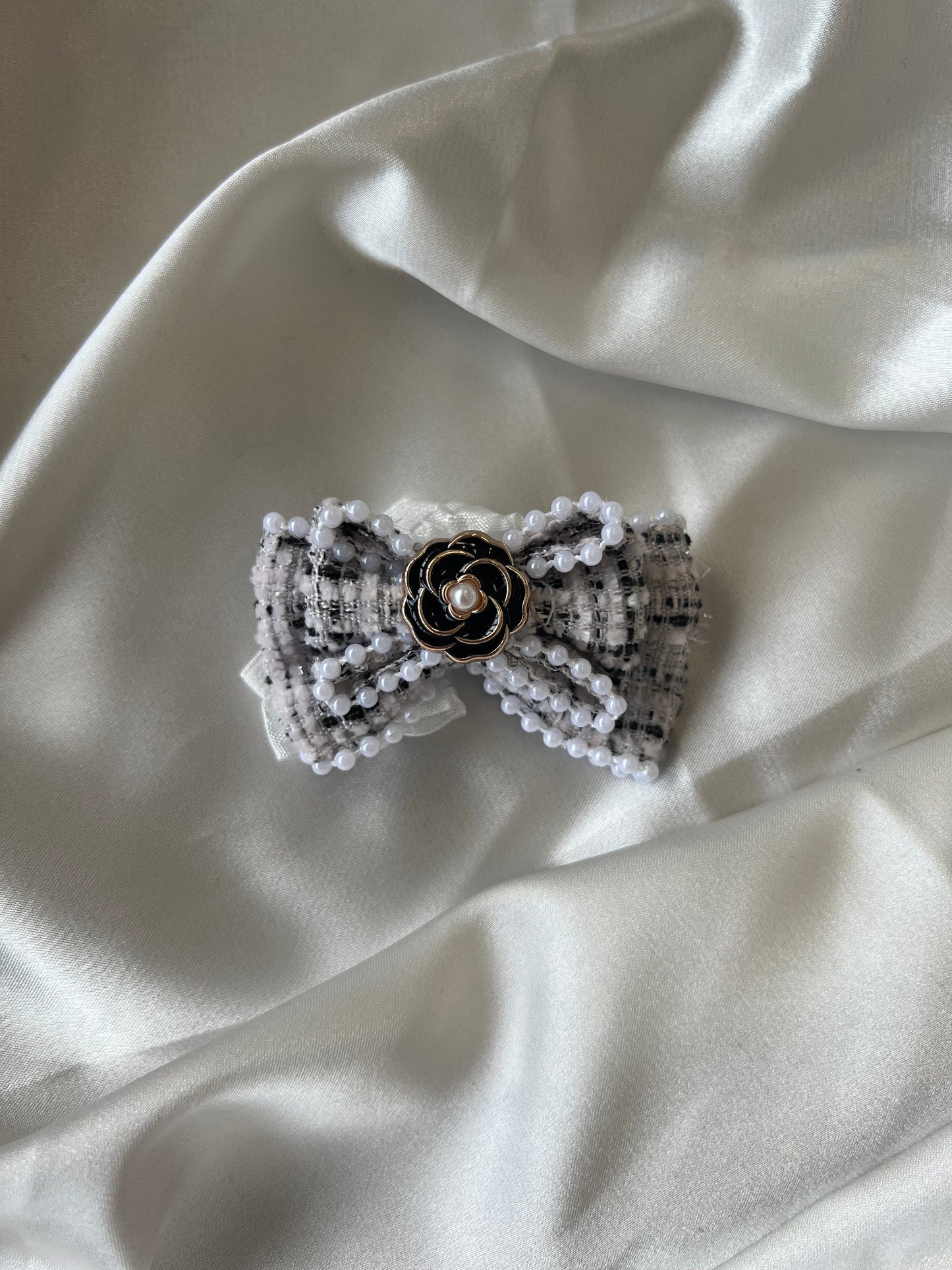 Labubu Designer Tweed Outfit Set - Elegant Black & White with Bow & Brooch (17cm)