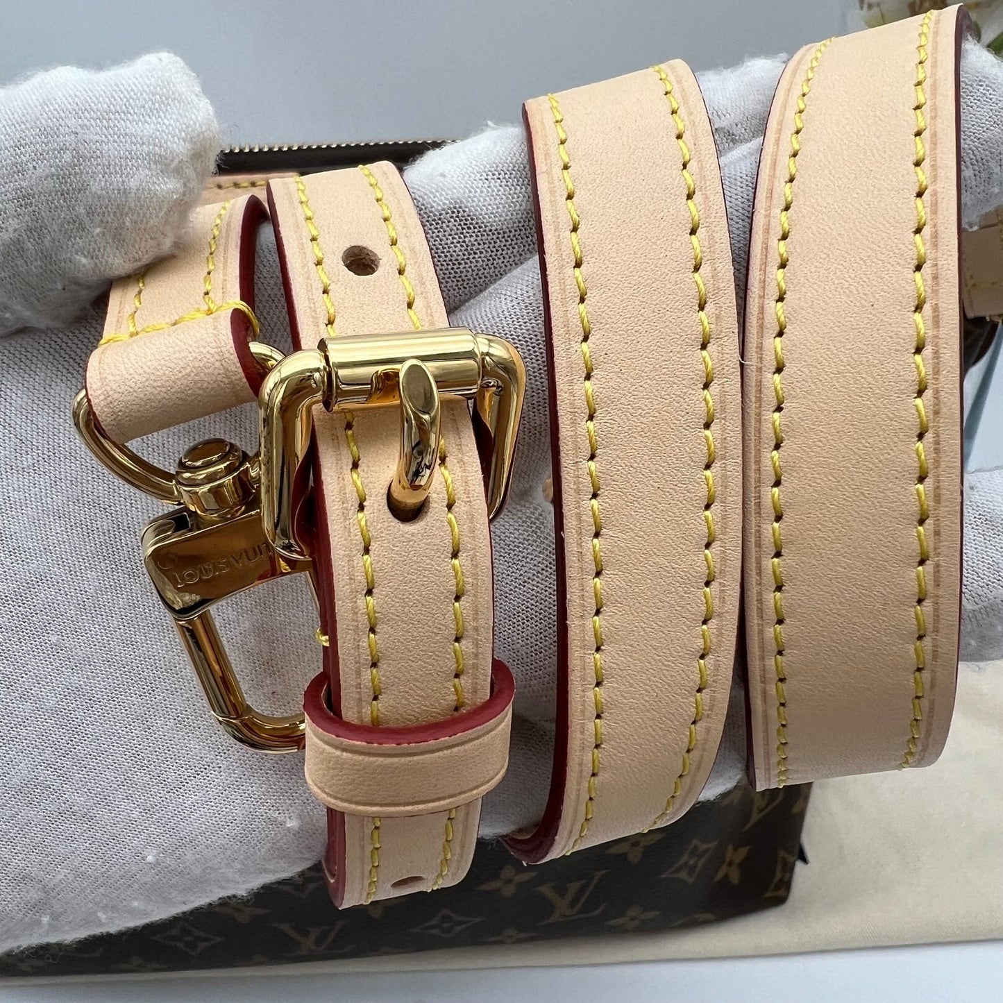 Luxury 21st Century Monogram Boetie PM satchel 32 x 13 x 29 cm