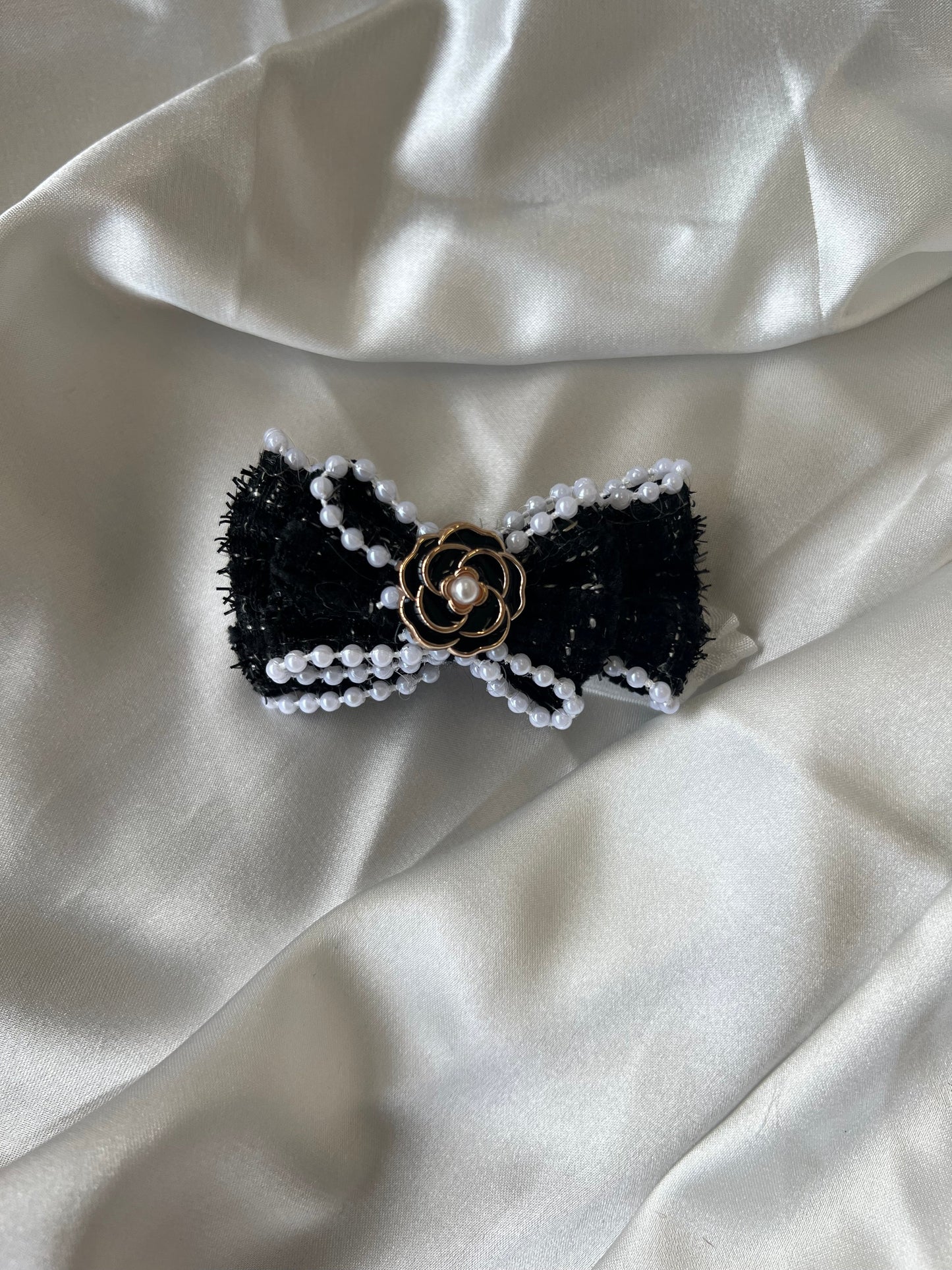 Labubu Tweed Elegance Set - Black Pearl Bow & Gold Brooch Detail (17cm)