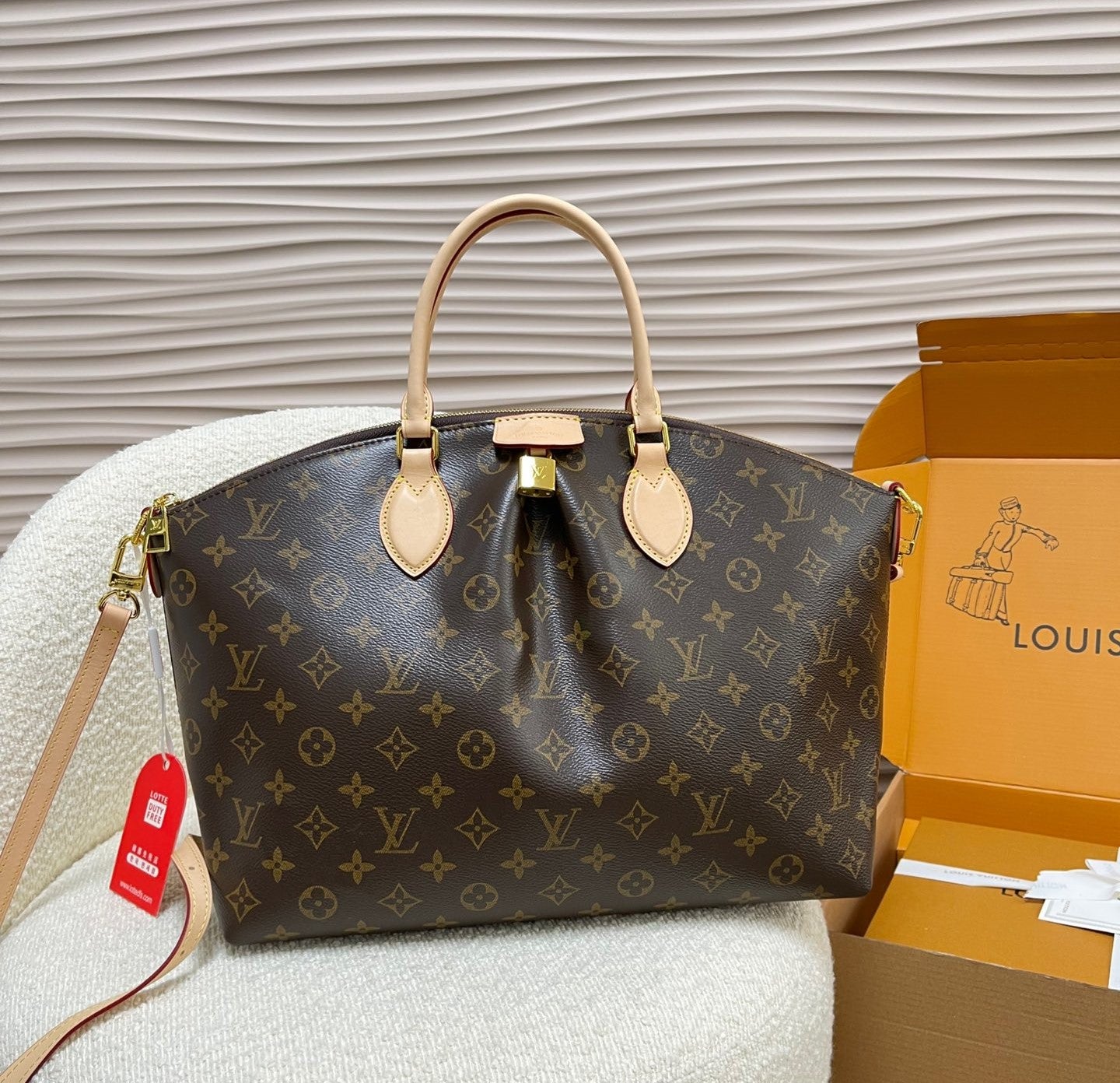 Luxury 21st Century Monogram Boetie PM satchel 32 x 13 x 29 cm