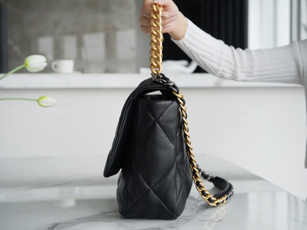 luxury 19BAG AS1162 black gold buckle large bag 25X36X11cm
