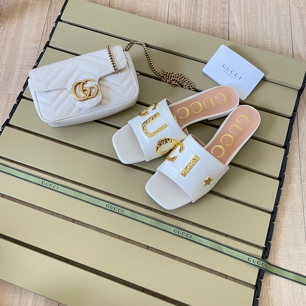 Vintage reliëf letters pantoffels