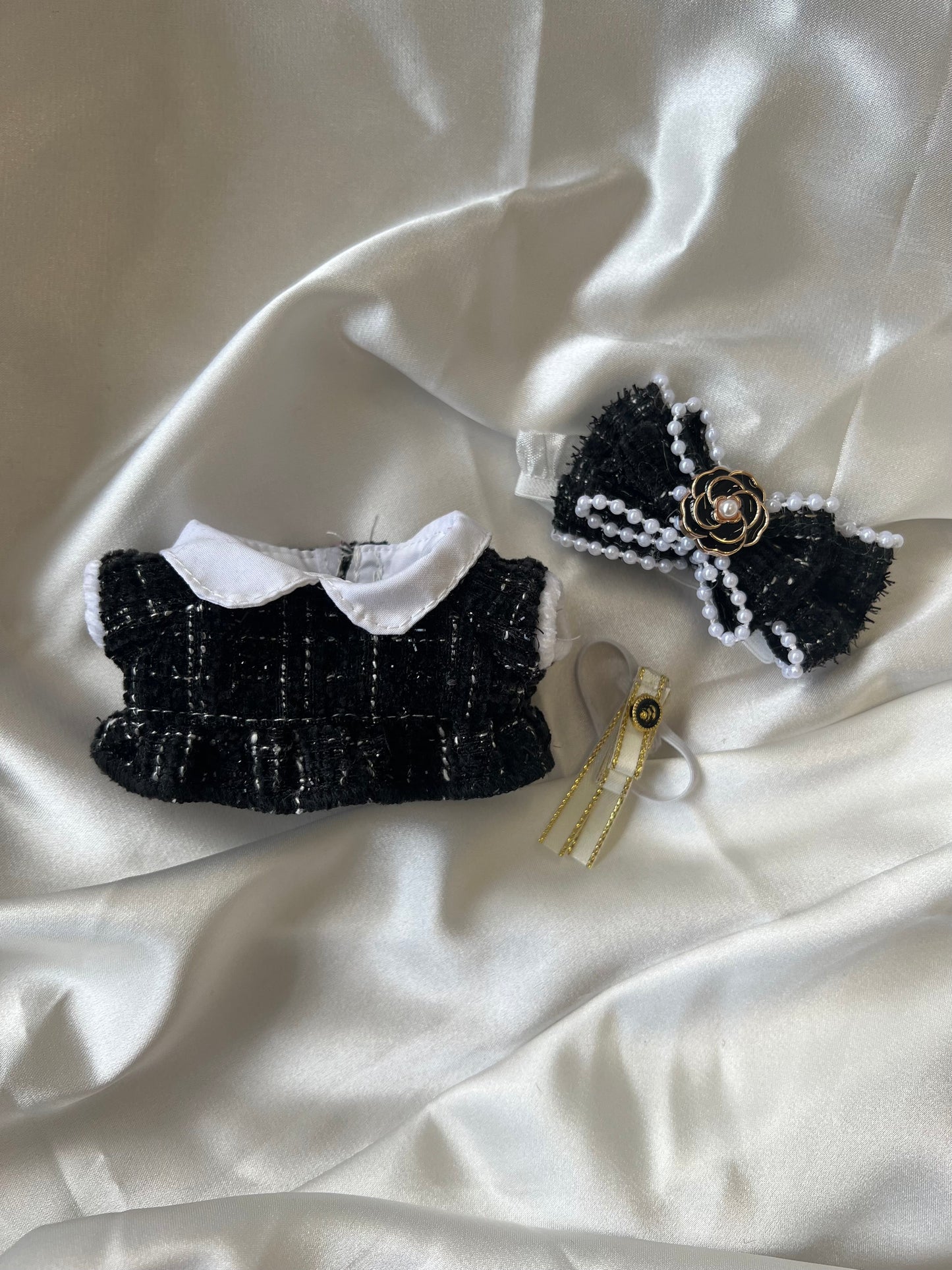Labubu Tweed Elegance Set - Black Pearl Bow & Gold Brooch Detail (17cm)