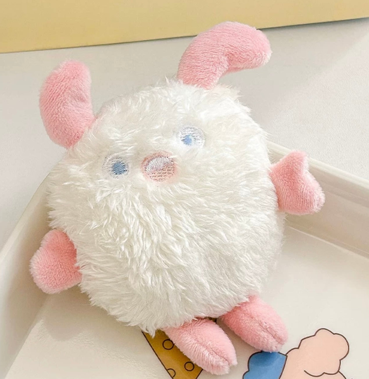 Encanto de la bolsa monstruosa