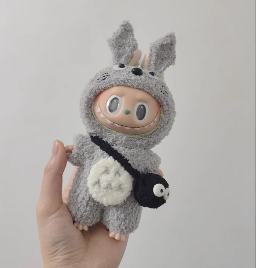 Labubu Forest Guardian Outfit Set - Grå hættetrøje med fluffy hale (17 cm)