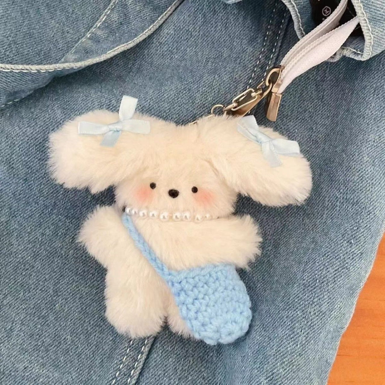 Dulce encanto de lujoso cachorro