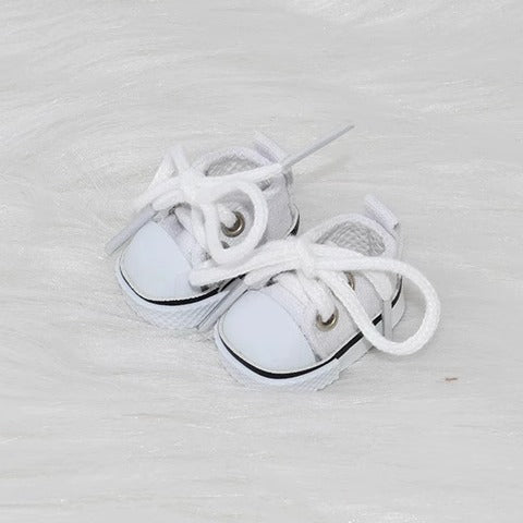 Winter Labubo Outfits White top + Jeans Accessories Style Labubo Outfit Keychain Labubo Clothing