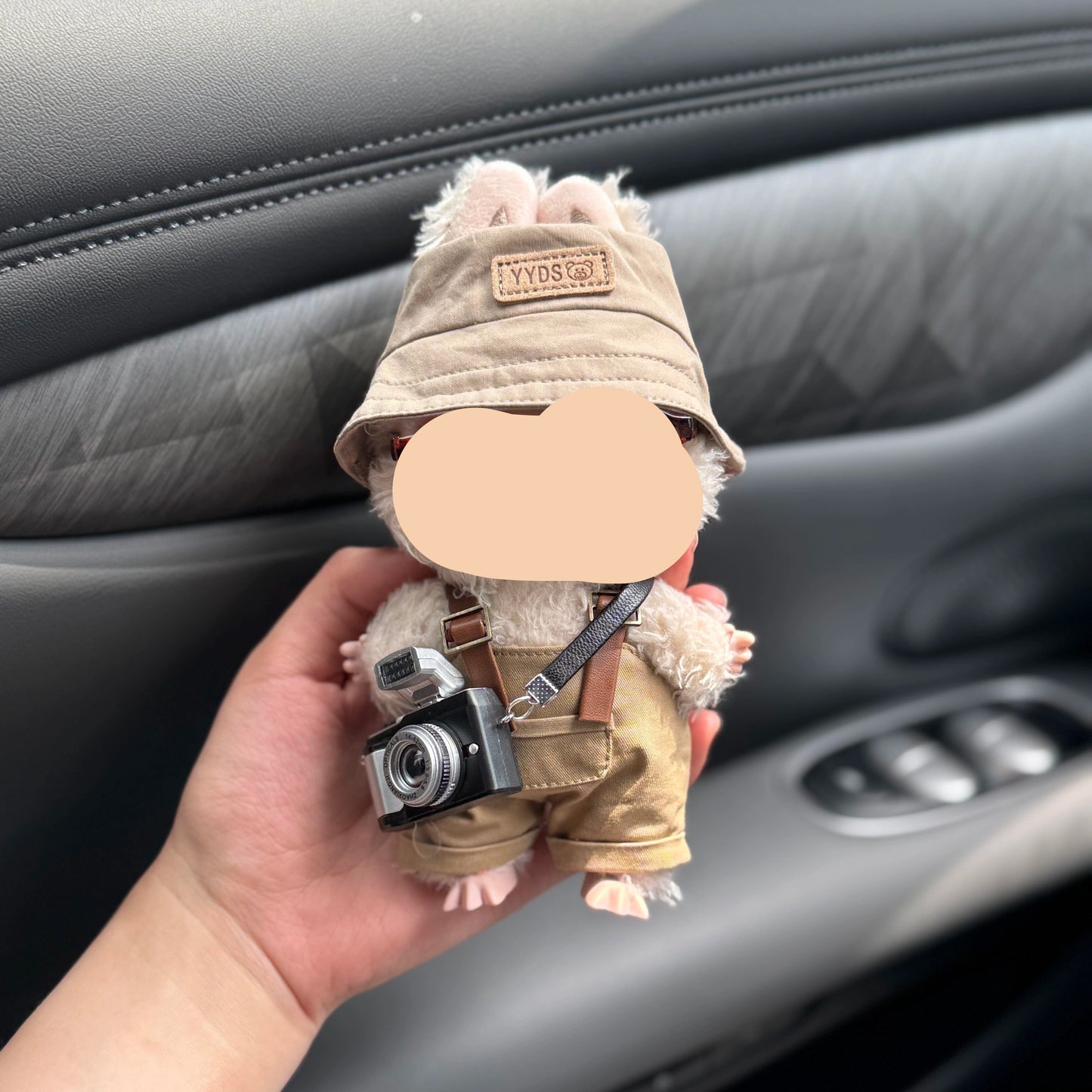 Khaki Overalls with Camera Keychain Labubo Clothes Have a Seat Labubo Doll Clothes 17cm Labubo Clothing Khaki Overalls with Shoes Macaron Clothes for Labubo