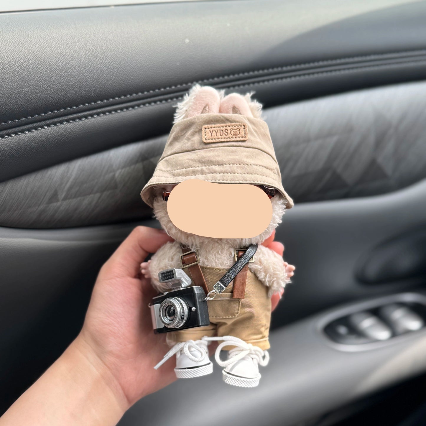 Khaki Overalls with Camera Keychain Labubo Clothes Have a Seat Labubo Doll Clothes 17cm Labubo Clothing Khaki Overalls with Shoes Macaron Clothes for Labubo