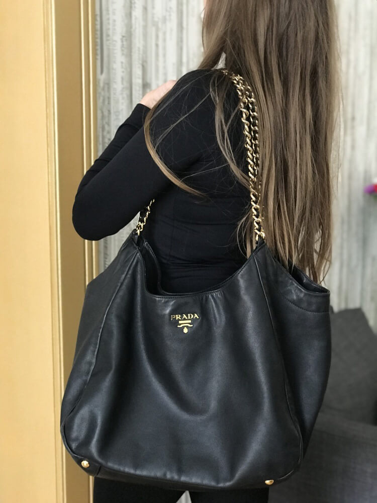 luxury Vitello Soft Chain Handle Shoulder Bag Nero 48 x 33 x 20cm