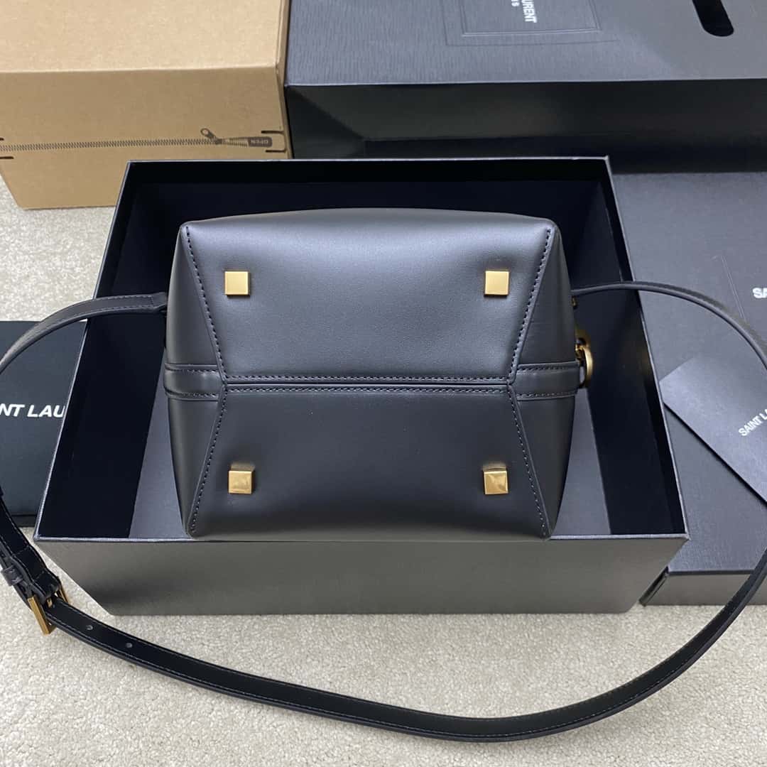 Luxury NEW WAVE MULTI-POCHETTE Handbag