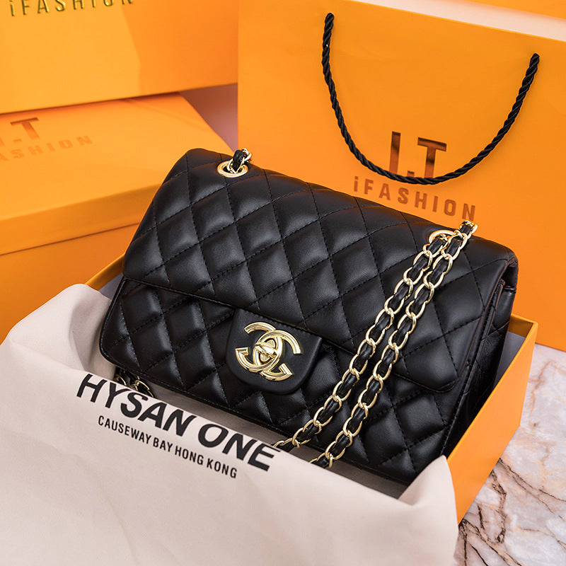 luxury โ๐ฝ ๐๐น๐ฎ๐๐๐ถ๐ฐ ๐๐น๐ฎ๐ฝ in Black Lambskin