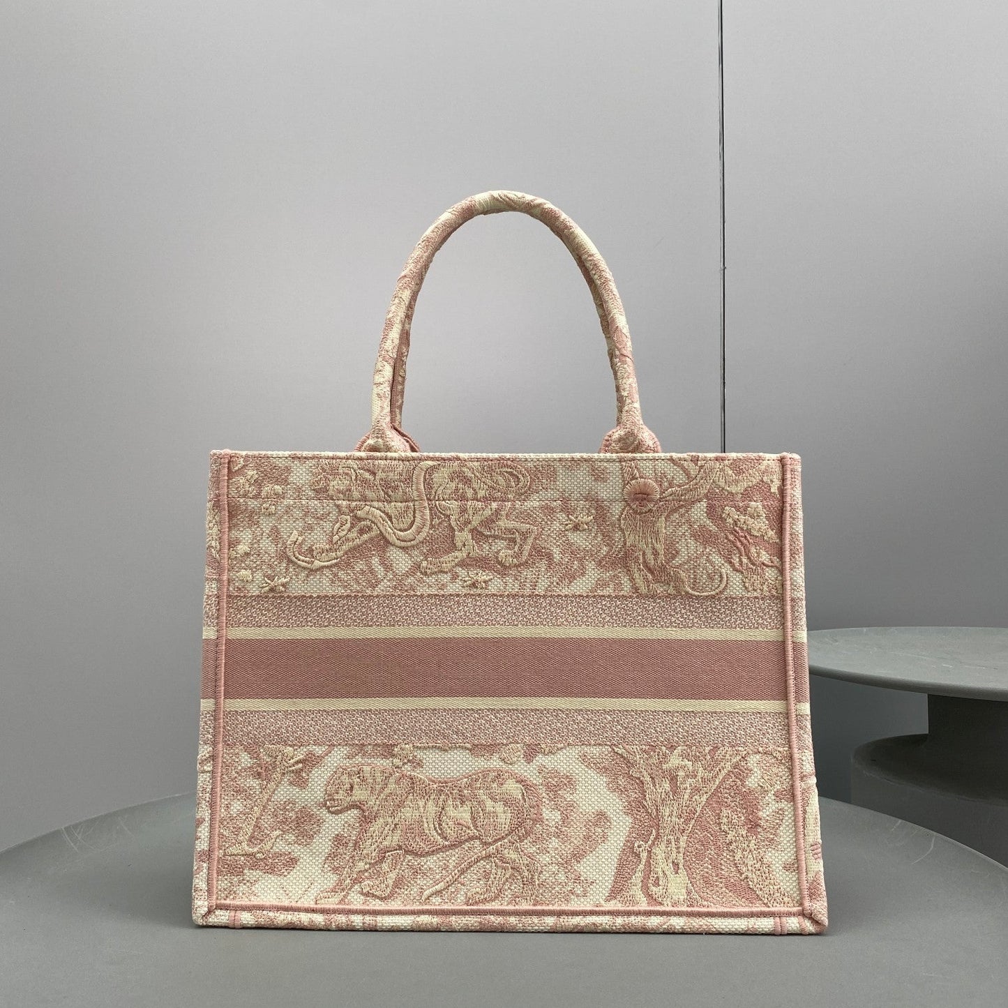 luxury Book Tote MediumPink Toile de Jouy Embroider - 36 x 27.5 x 16.5 cm