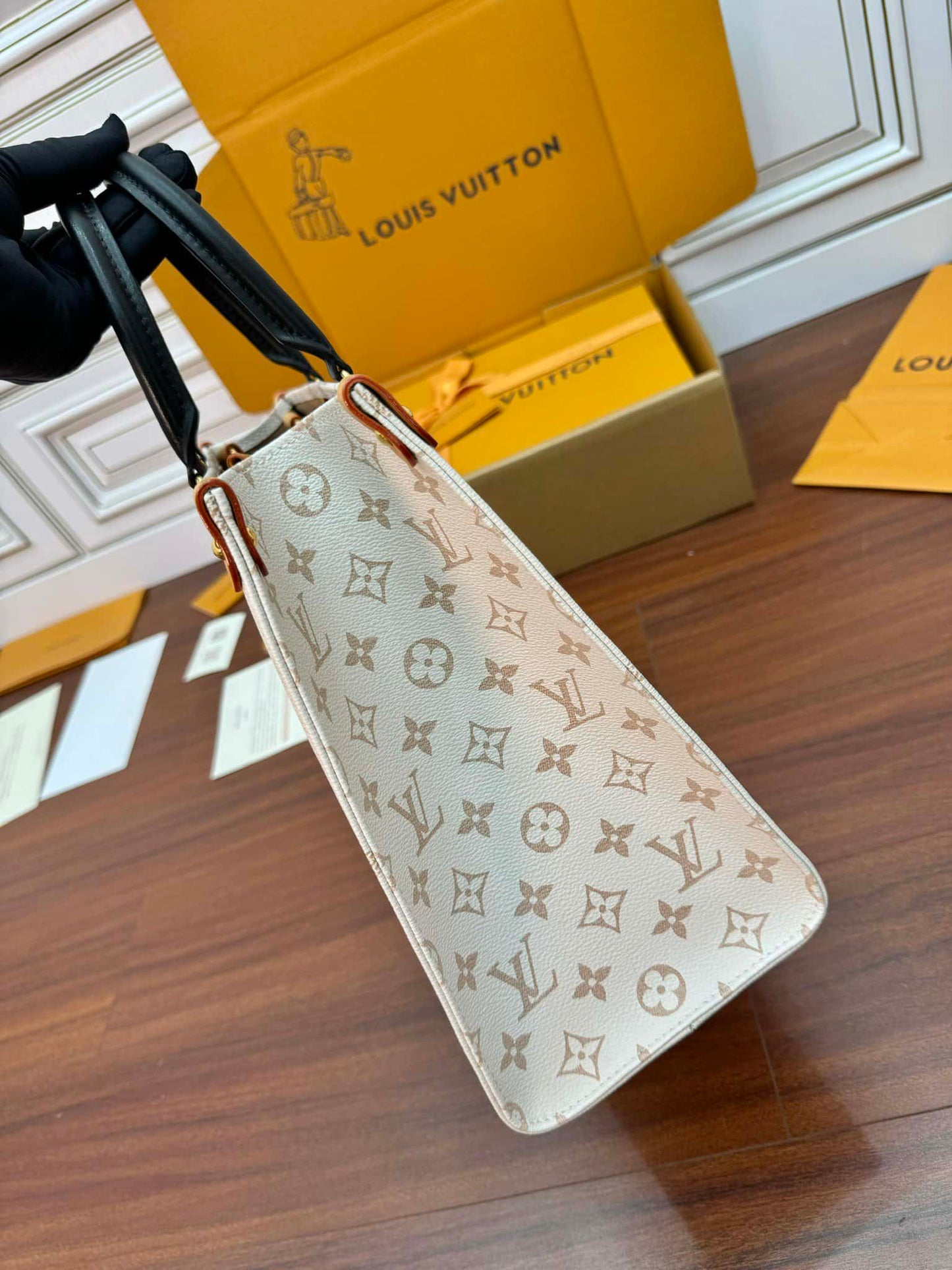 Luxury Onthego MM Tote Bag Monogram Dune Cruise 35 x 27 x 14 cm