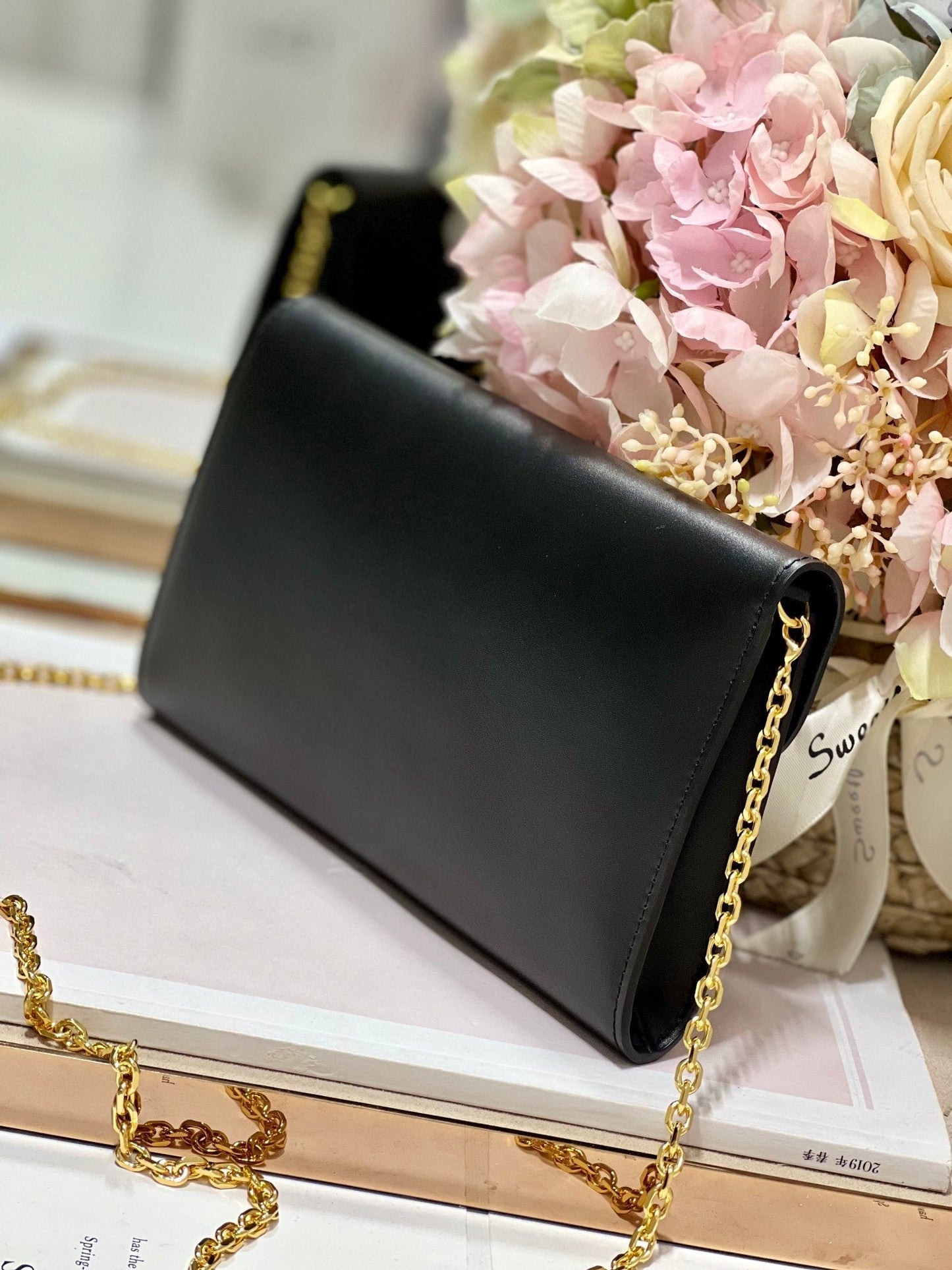luxury Bobby Wallet on Chain East West Black - 21.5¡Á12¡Á4cm