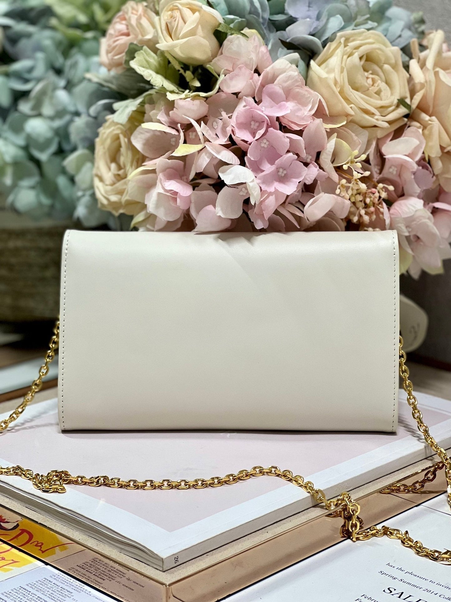 luxury Bobby Wallet on Chain East West White - 21.5¡Á12¡Á4cm