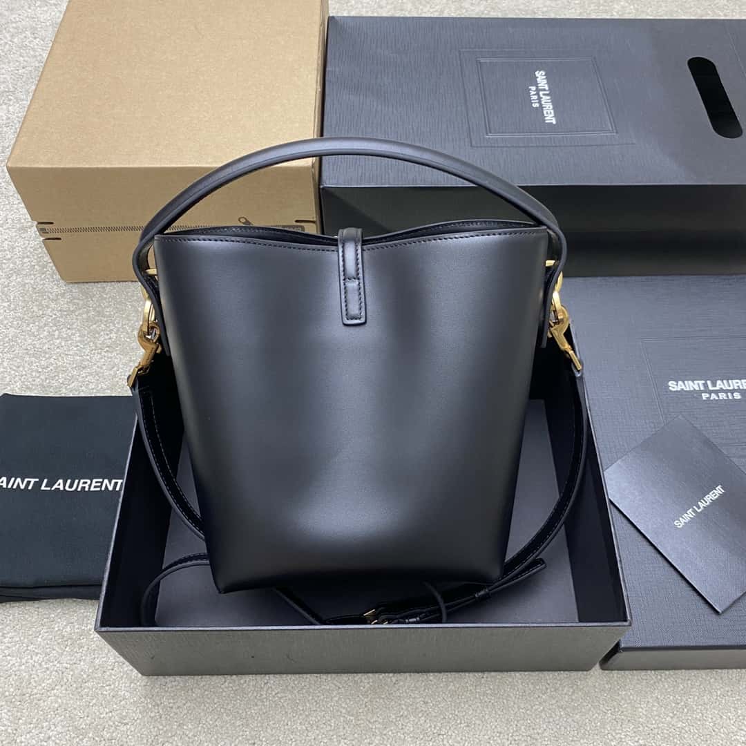 Luxury NEW WAVE MULTI-POCHETTE Handbag